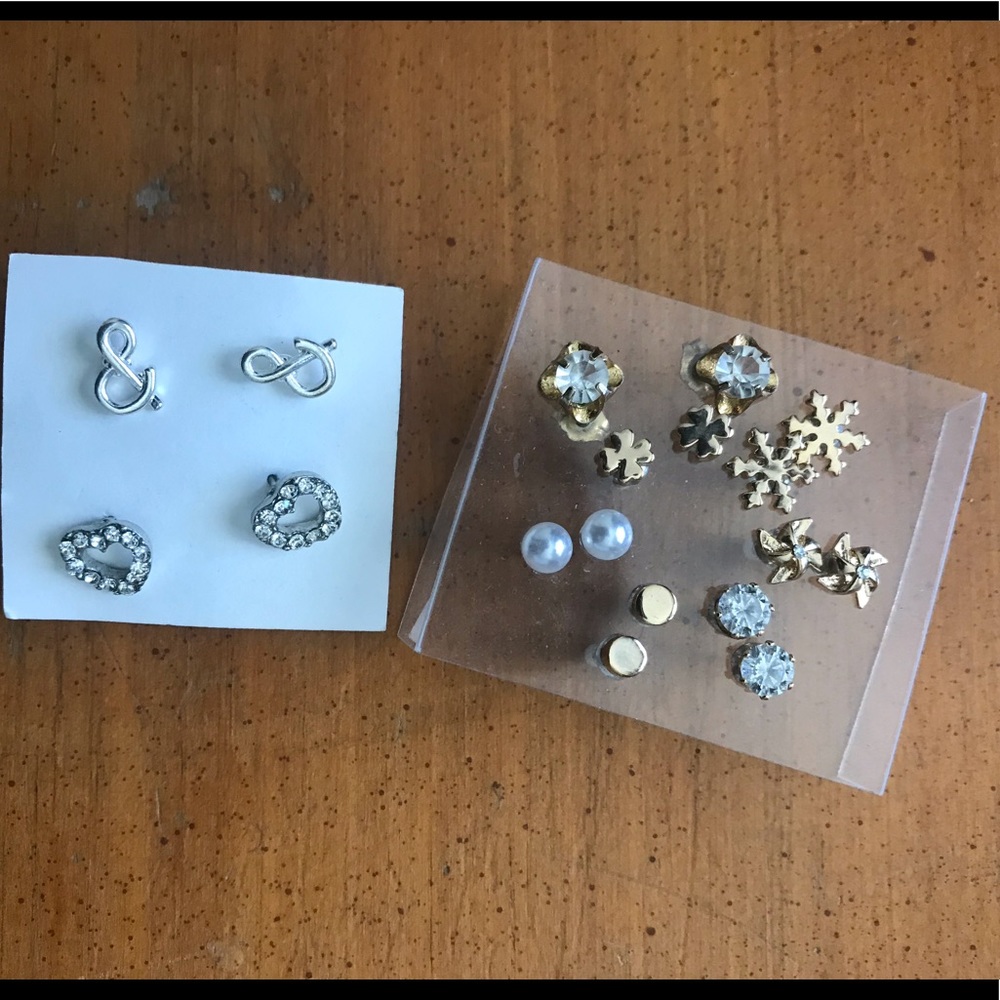 Bunch of earrings.